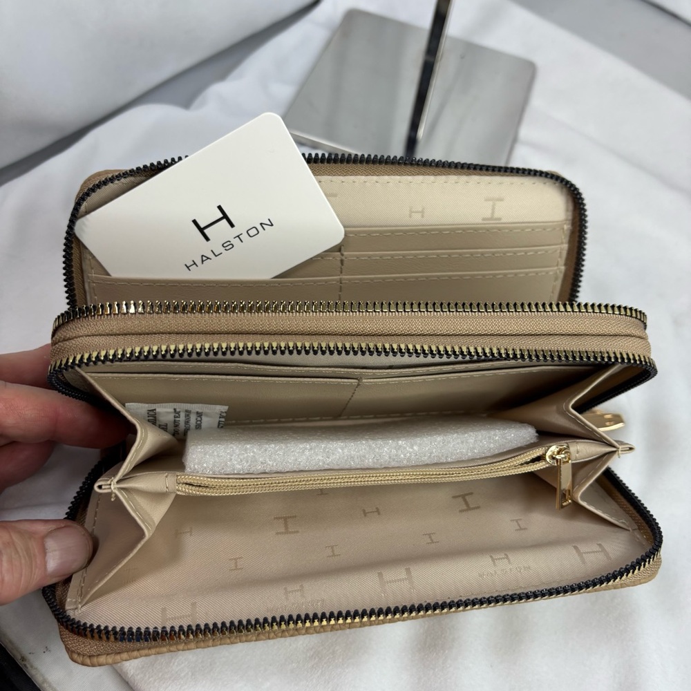 HALSTON Double Zip-around Wallet Beige Pebbled Gold Logo NWT $58 - Picture 9 of 12